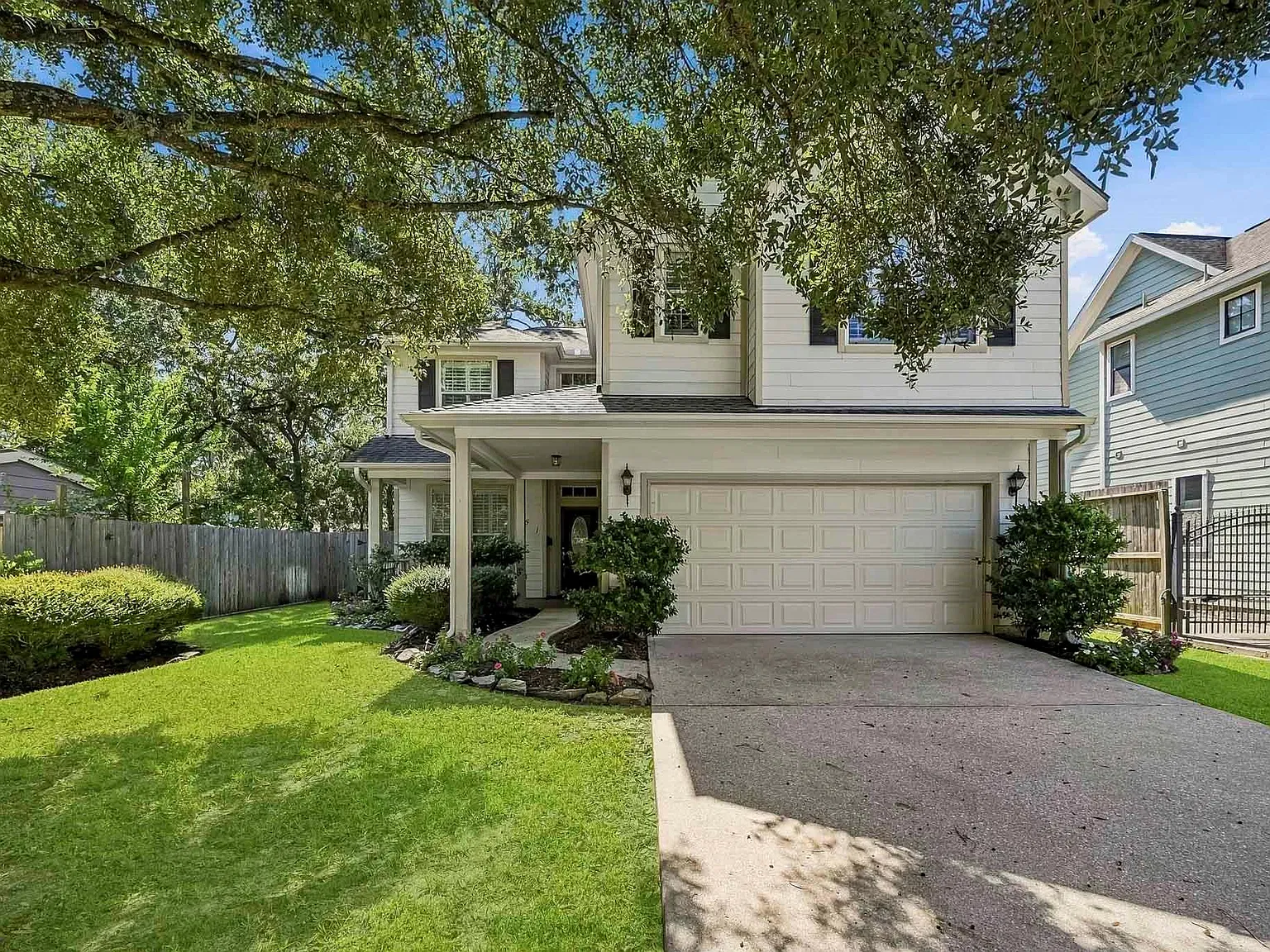 4 bed, 2.5 bath, 2554 sqft, $3,750 — Photo 1