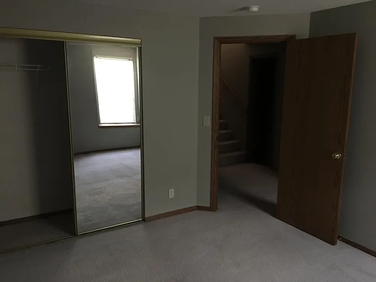 1017 Cedar Point Cir — Photo 2