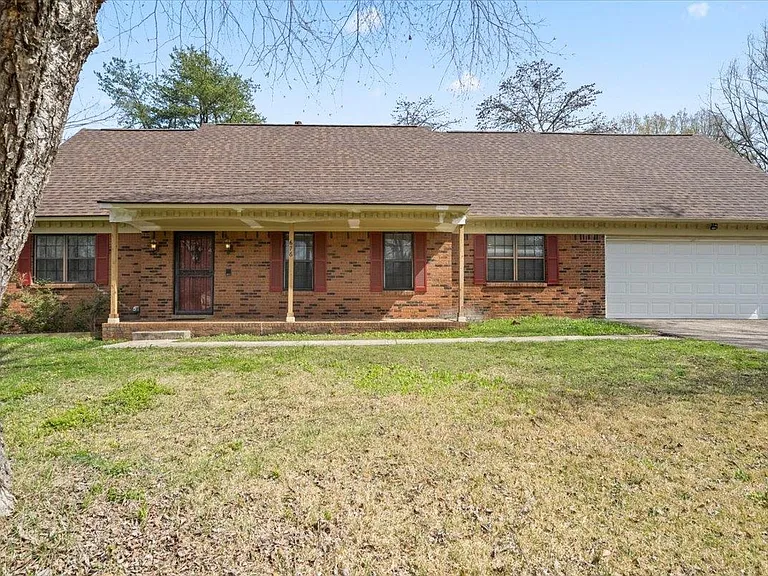 676 Hermitage Trail Dr — Photo 1