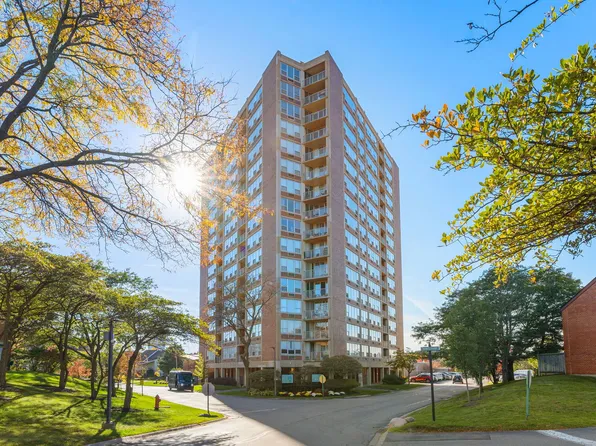 3925 Triumvera Dr APT 14B, Glenview, IL 60025