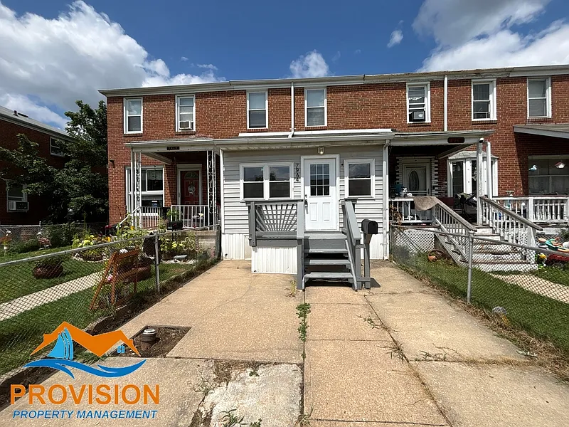 3 bed, 2.0 bath, 1024 sqft, $1,650 — Photo 1