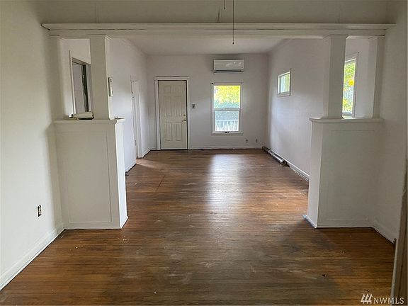 5th image of 128 McArthur St S