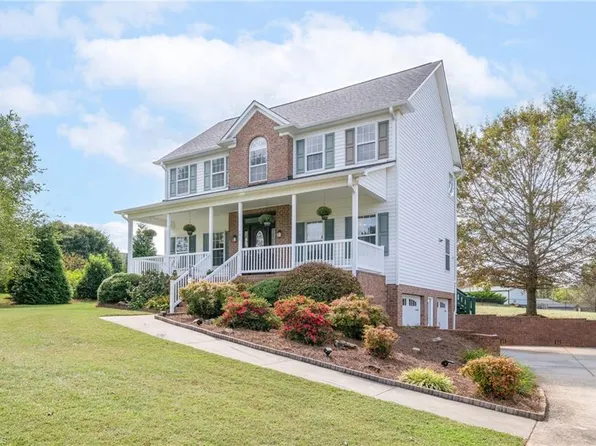 131 Fallingcreek Dr, Advance, NC 27006