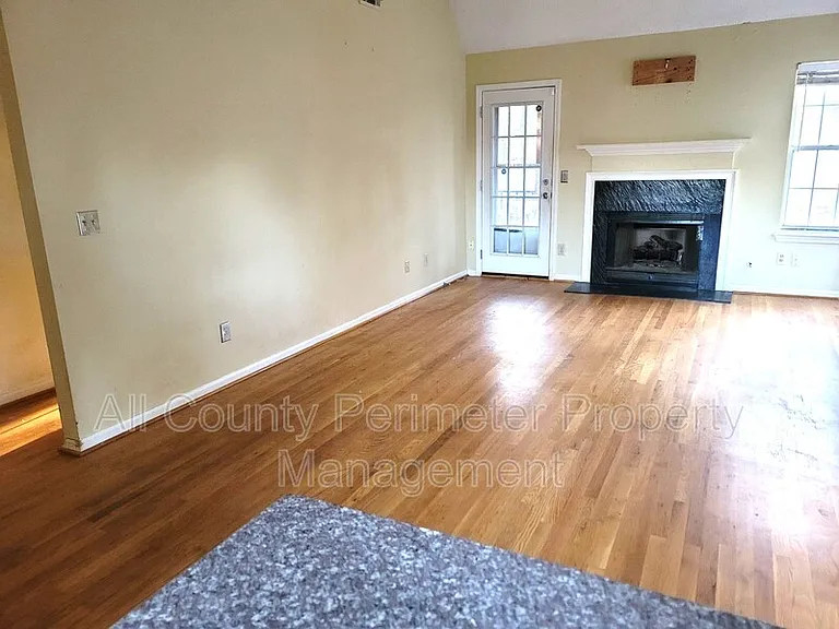 3758 Meadow Creek Dr — Photo 4