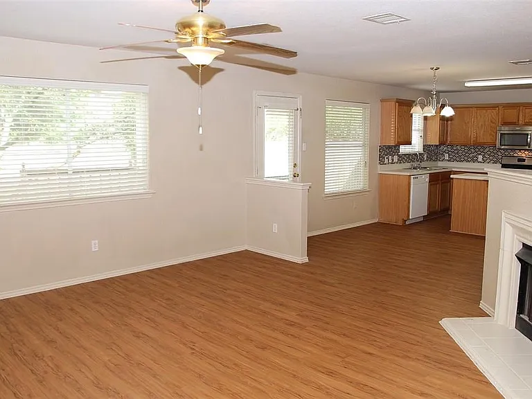 3414 Flowstone Ln — Photo 6