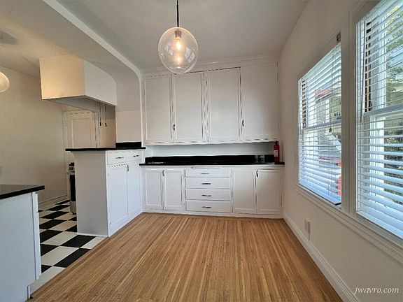 4th image of 1980 Jefferson St #104