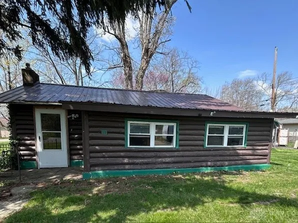 18 S Park Dr, Medway, OH 45341