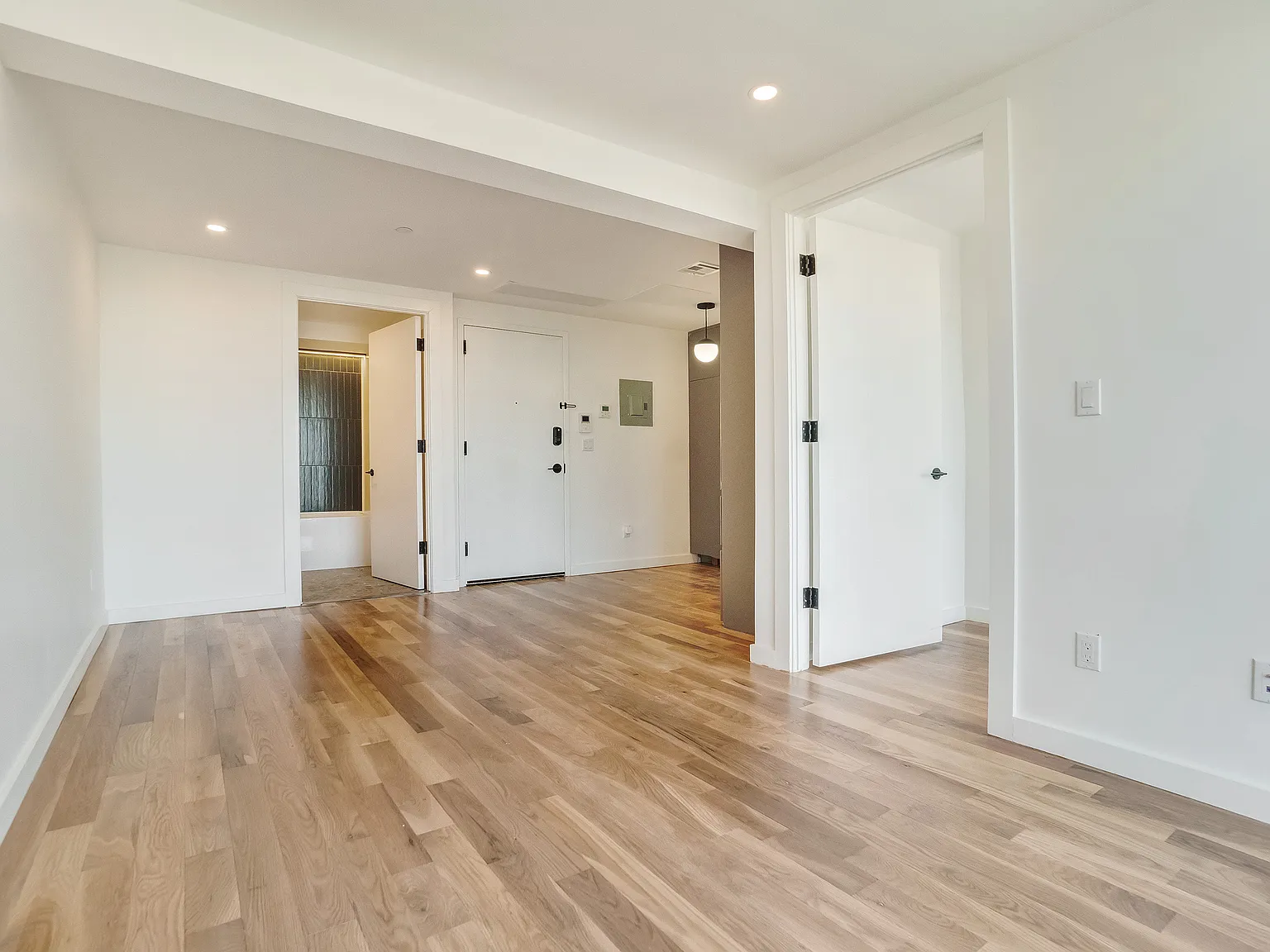 1515 Park Place — Photo 2
