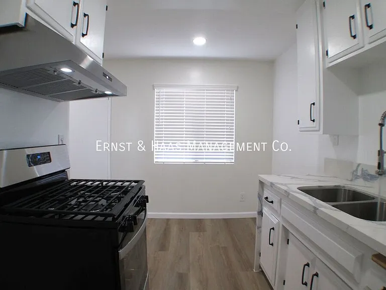 2223 E Spaulding St #7 — Photo 8