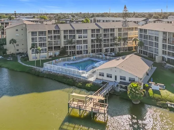 3785 Lake Bayshore Dr #H405, Bradenton, FL 34205