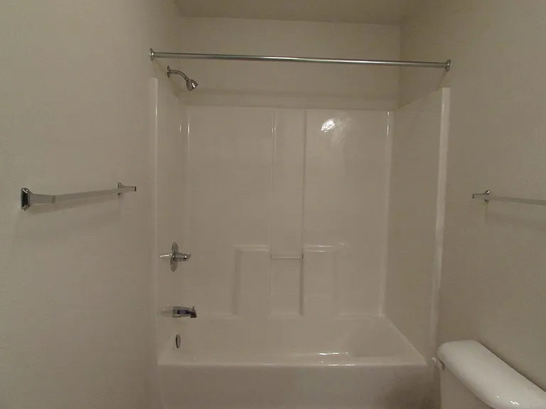 114 Andrews Dr — Photo 18