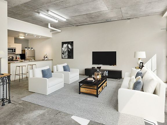 4th image of 115 Warren Ave N APT 306