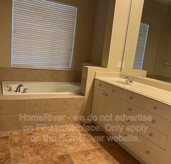 12959 Runswick Ave — Photo 11