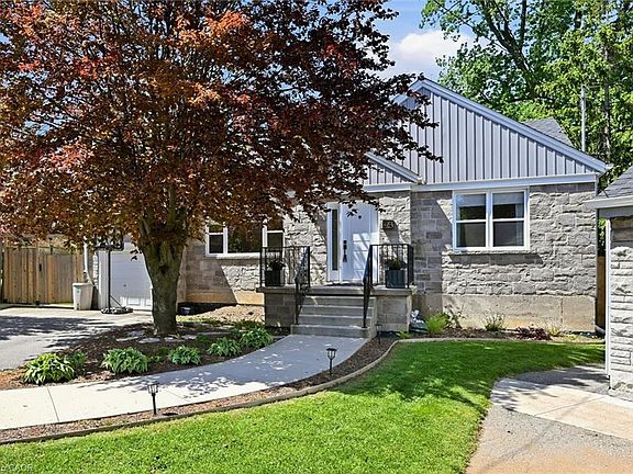 2nd image of 24 Glenwood Cres