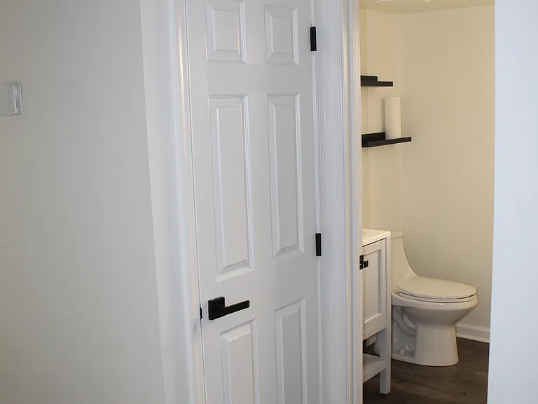 1322 N Hancock St — Photo 9