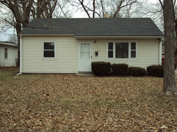 1129 Bel Aire Dr, Rantoul, IL 61866