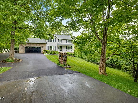 3rd image of 3605 Rockwood Pl