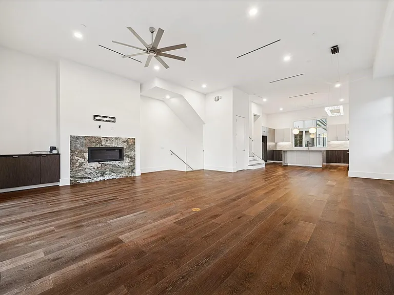 1430 Lake Pointe Pkwy — Photo 9
