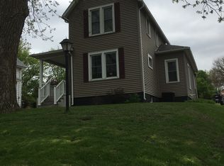 357 22nd Pl, Clinton, IA 52732