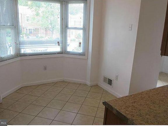 3rd image of 10193 Farragut Ct