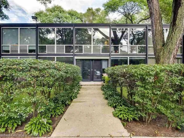 1411 Joliet Pl, Detroit, MI 48207