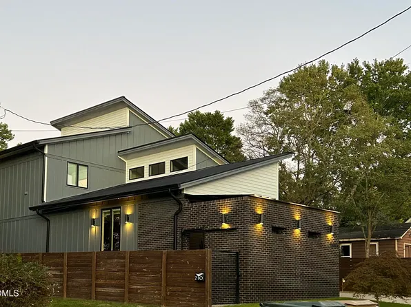 210 W Horne St, Clayton, NC 27520