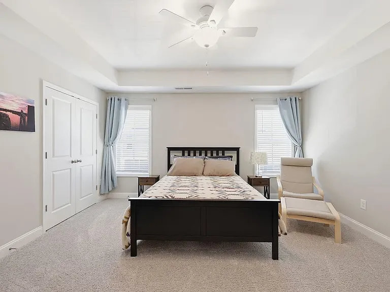976 Gateway Commons Cir — Photo 43