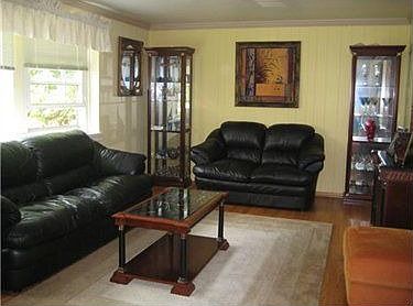 3rd image of 907 Vista Glen Dr