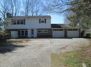 202 Locust St, Swansea, MA 02777