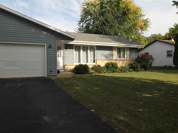 2nd image of 316-318 N Wuthering Hills Dr