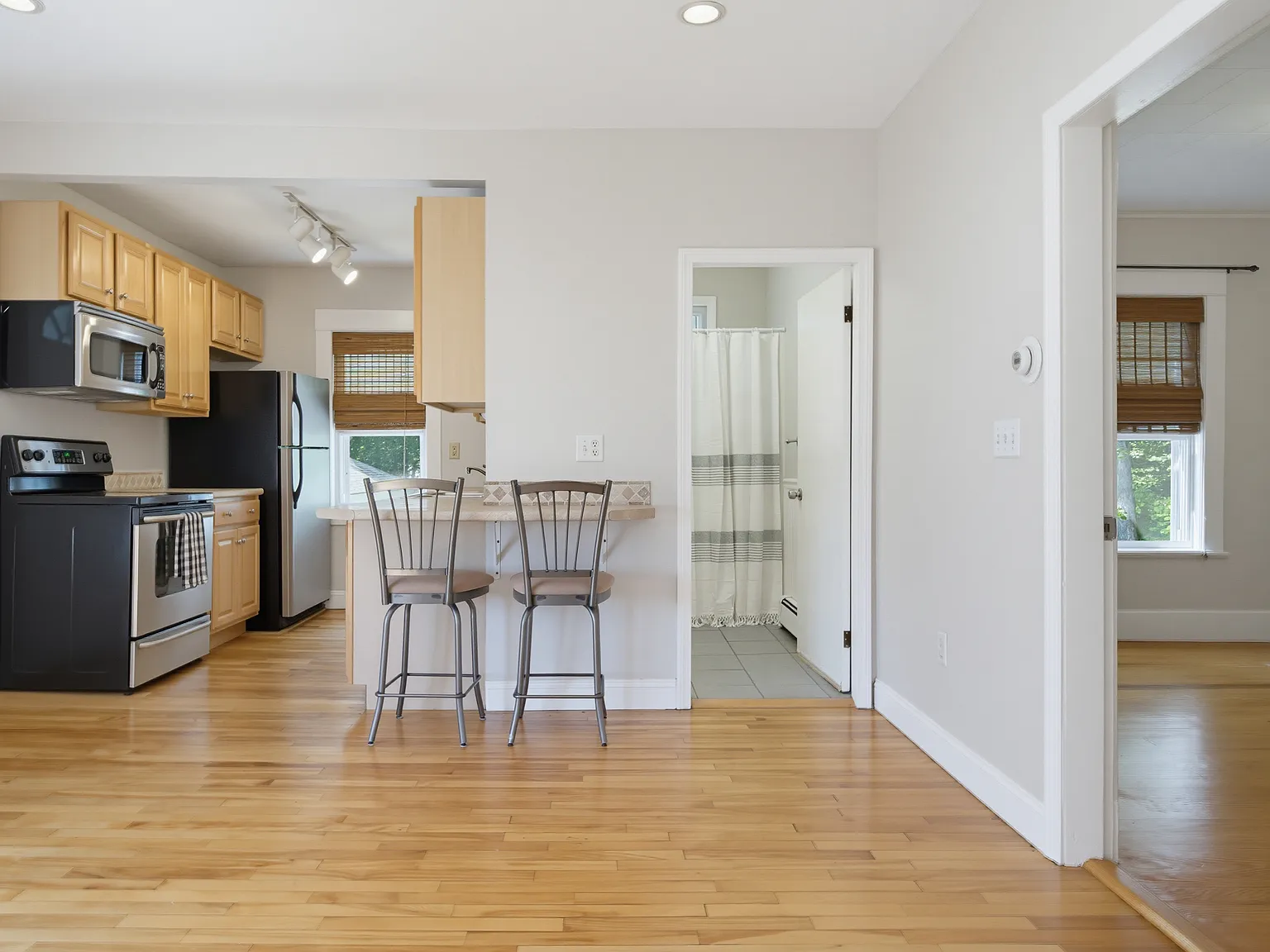 242 Lafayette St — Photo 2