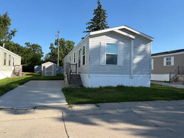 38000 Le Chateau Blvd, Clinton Township, MI
