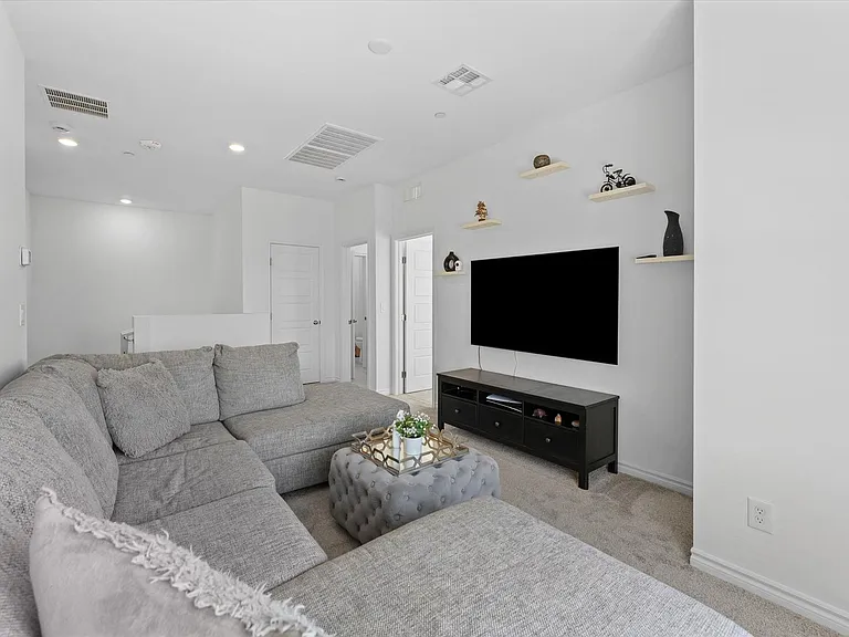 237 Callen Falls Ave #2011 — Photo 23