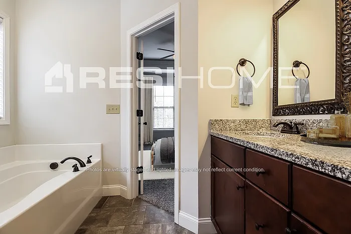 69 Lyle Dr — Photo 11