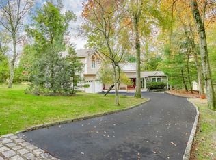 52 Hickory Hill Rd, Tappan, NY 10983