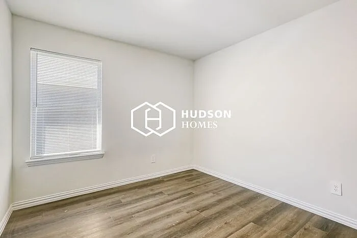 430 Shorty St — Photo 9