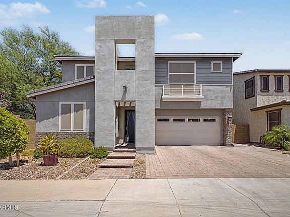 3rd image of 200 E WISTERIA Drive