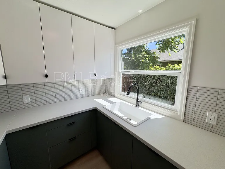 5420 NE 13th Ave — Photo 7