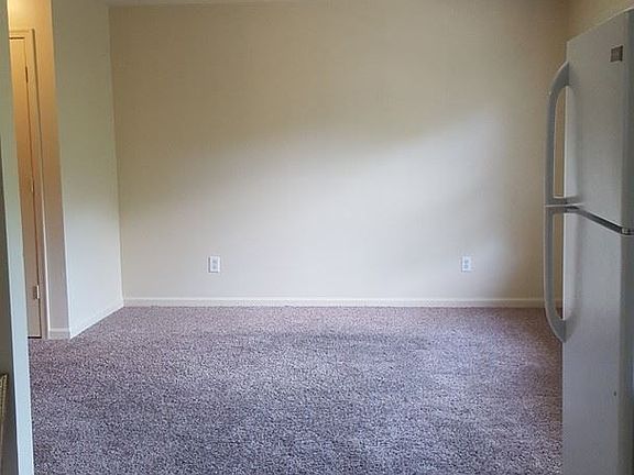 5th image of 106 Daniel St APT D