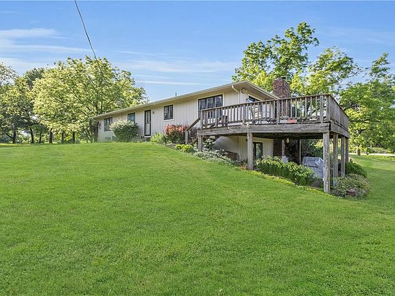 4th image of 1758 Labette Rd