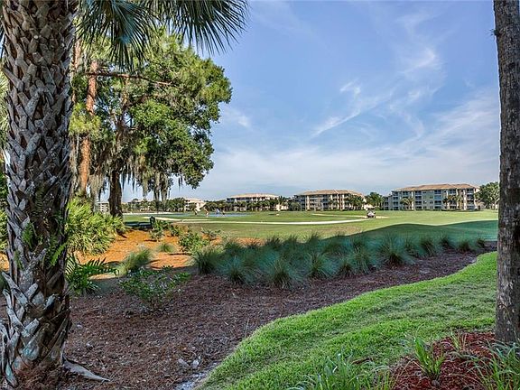 2nd image of 10390 Washingtonia Palm Way 4432 #4432