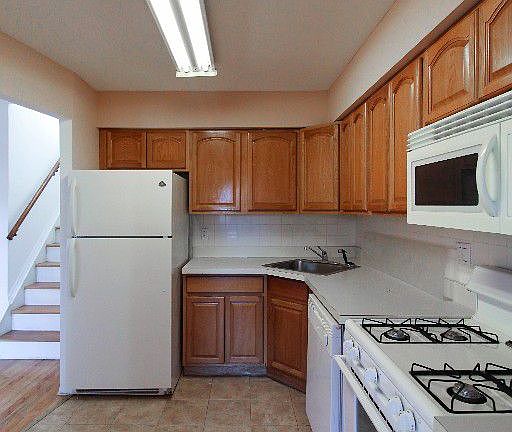 3rd image of 15624 78th St #1