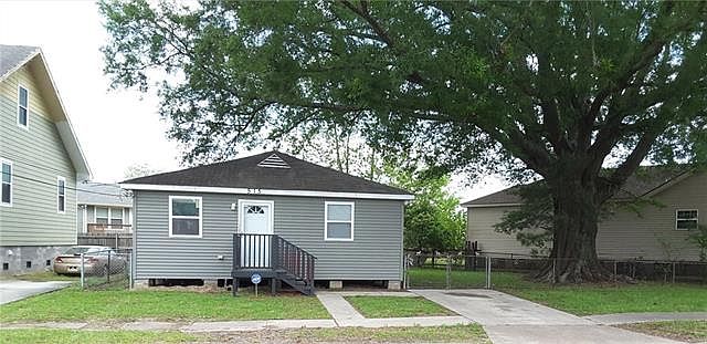 1st image of 515 Warrington Dr