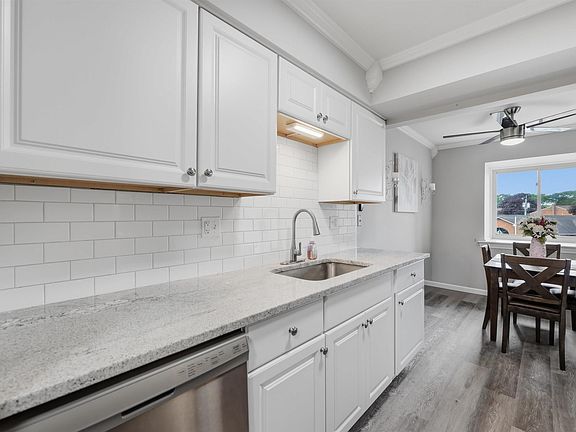 4th image of 532 Riviera Dr #177