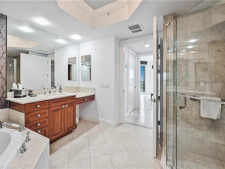 23850 Via Italia Cir #404 — Photo 27