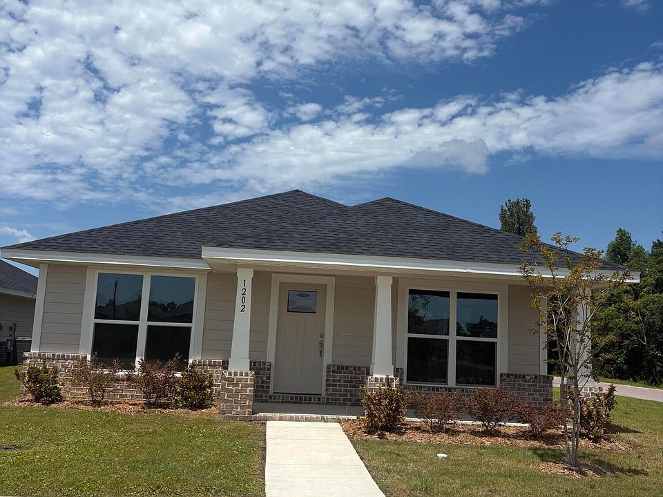 1st image of 1202 Primrose Ln