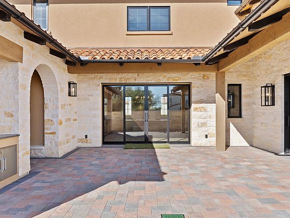5th image of 92 Encantada