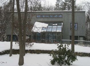 46 Barnswallow Dr, Trumbull, CT 06611