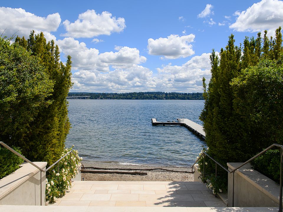 Steps to your Lake Washington sandy beach and four-season dock.