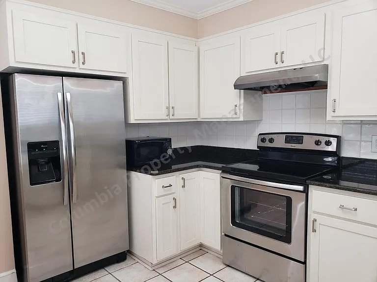 420 Bonham Rd — Photo 3